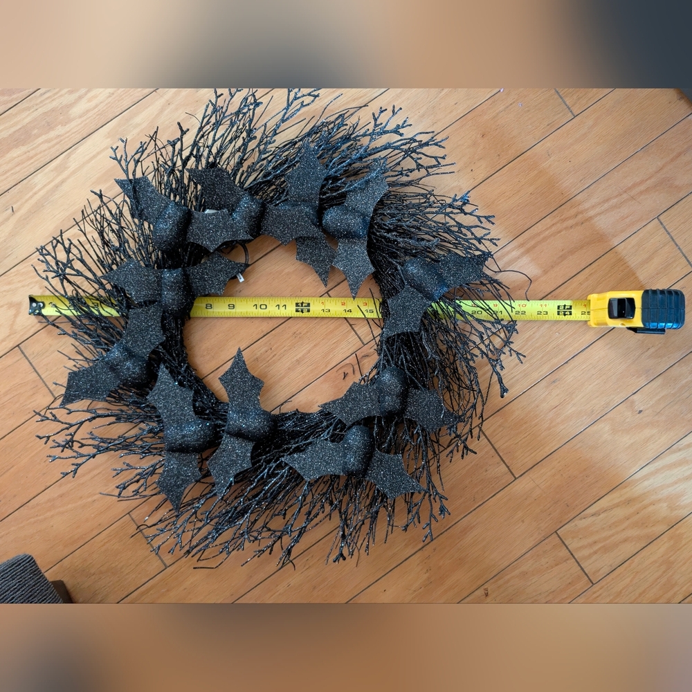 Glistening Black Bat Wreath for Halloween - Picture 4 of 4